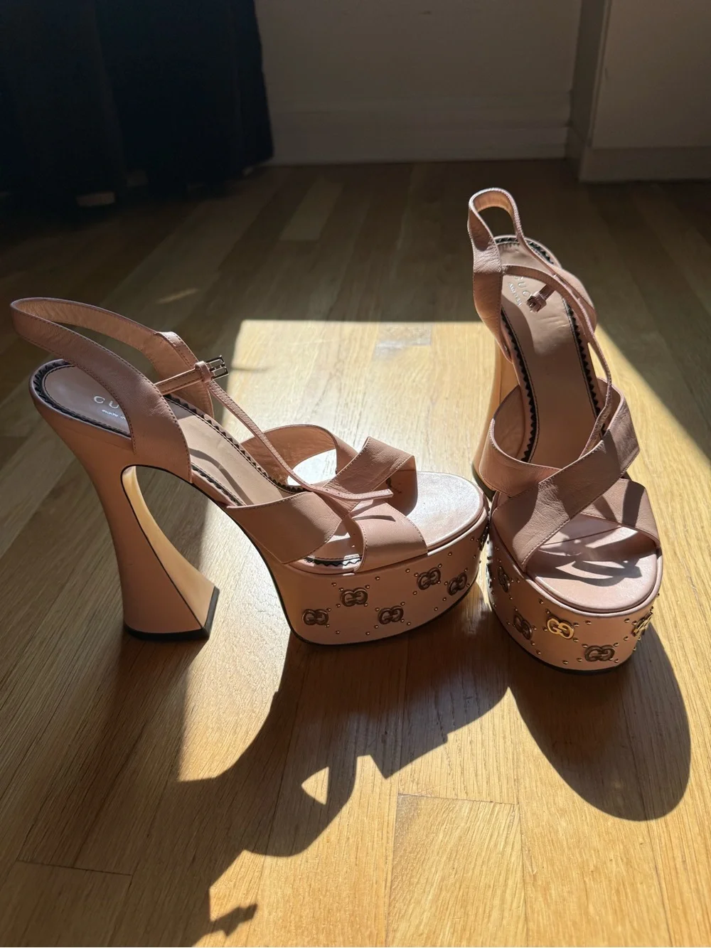 Gucci Pink Leather Platform Slingback Sandals with Gold-Tone Hardware